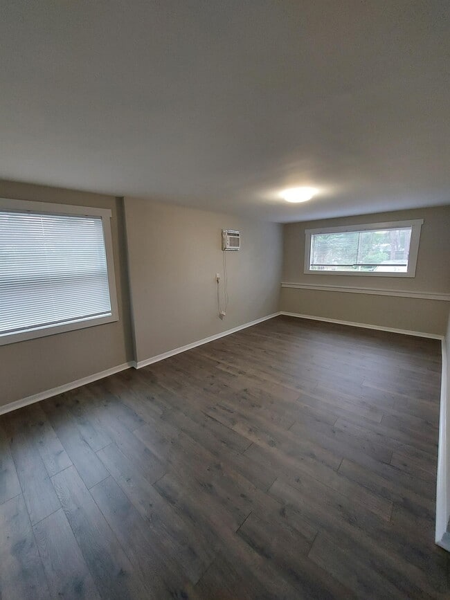 Building Photo - 2247 Stella St