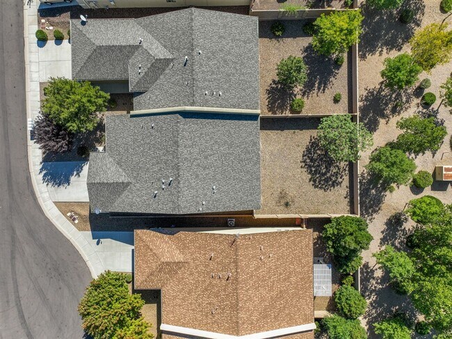 Building Photo - 3 Bedroom, 2 Bathroom Townhome in Granvill...