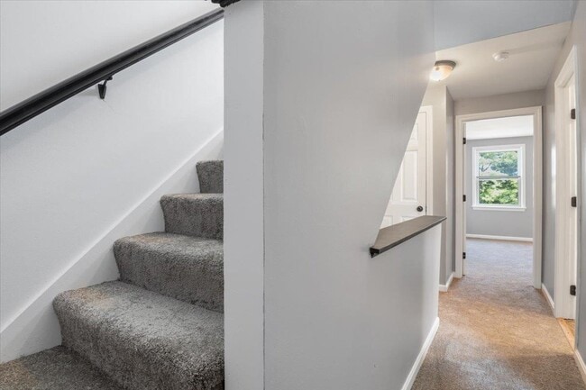 Building Photo - 5 Aspen Ln