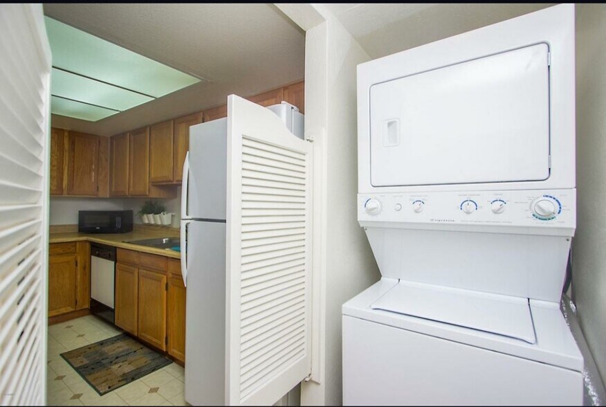 Building Photo - 1645 W Baseline Rd