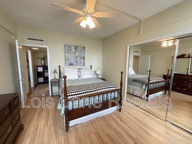 Building Photo - 14 Lockwood Dr