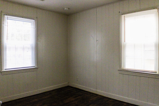 Building Photo - 2019 S Whitehill Dr