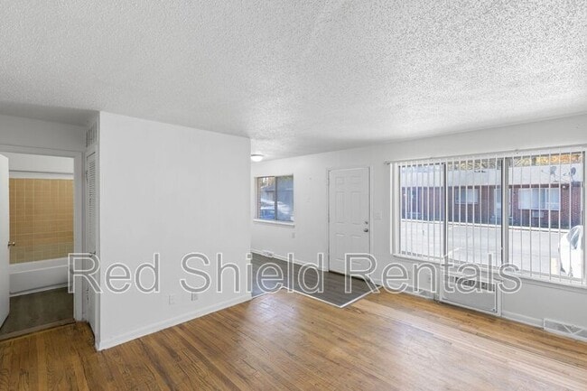 Building Photo - 944 Holmes Rd