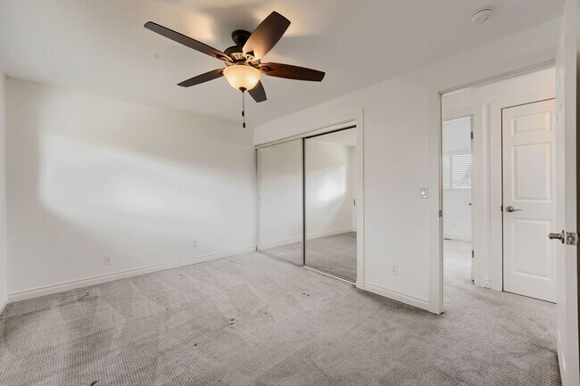 Building Photo - 4bd/2.75ba Renton Home