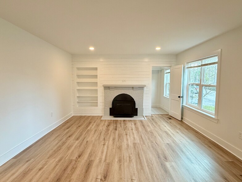 Building Photo - 3613 Glendon Dr