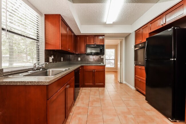 Building Photo - 334 Cypresswood Dr