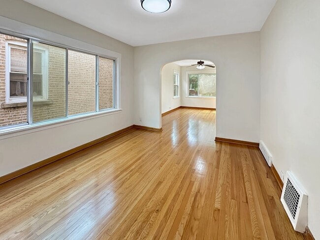 Building Photo - 5244 W Altgeld St