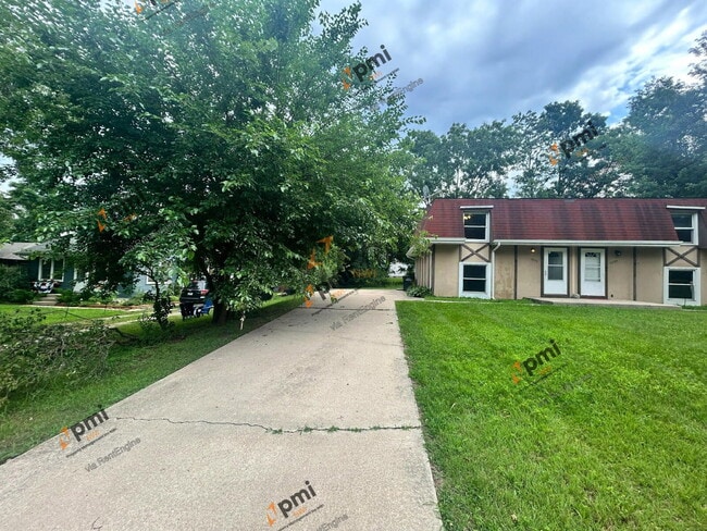 Building Photo - 2355 Hickory St