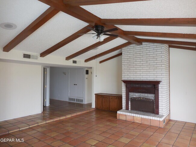 Building Photo - 3241 Point Ct