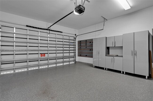 Building Photo - 8229 NW 44th St