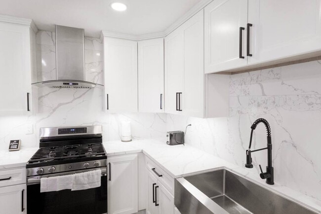 Building Photo - 8356 Adams St