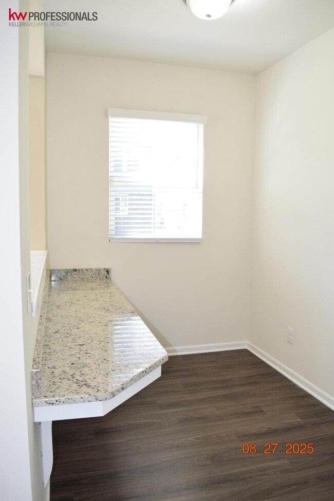 Building Photo - 49577 Shoreline Dr