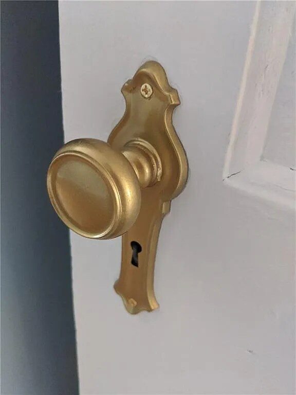 Building Photo - 5026 Rosslyn Ave