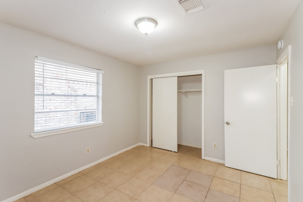 Building Photo - 11330 White Gate Ln