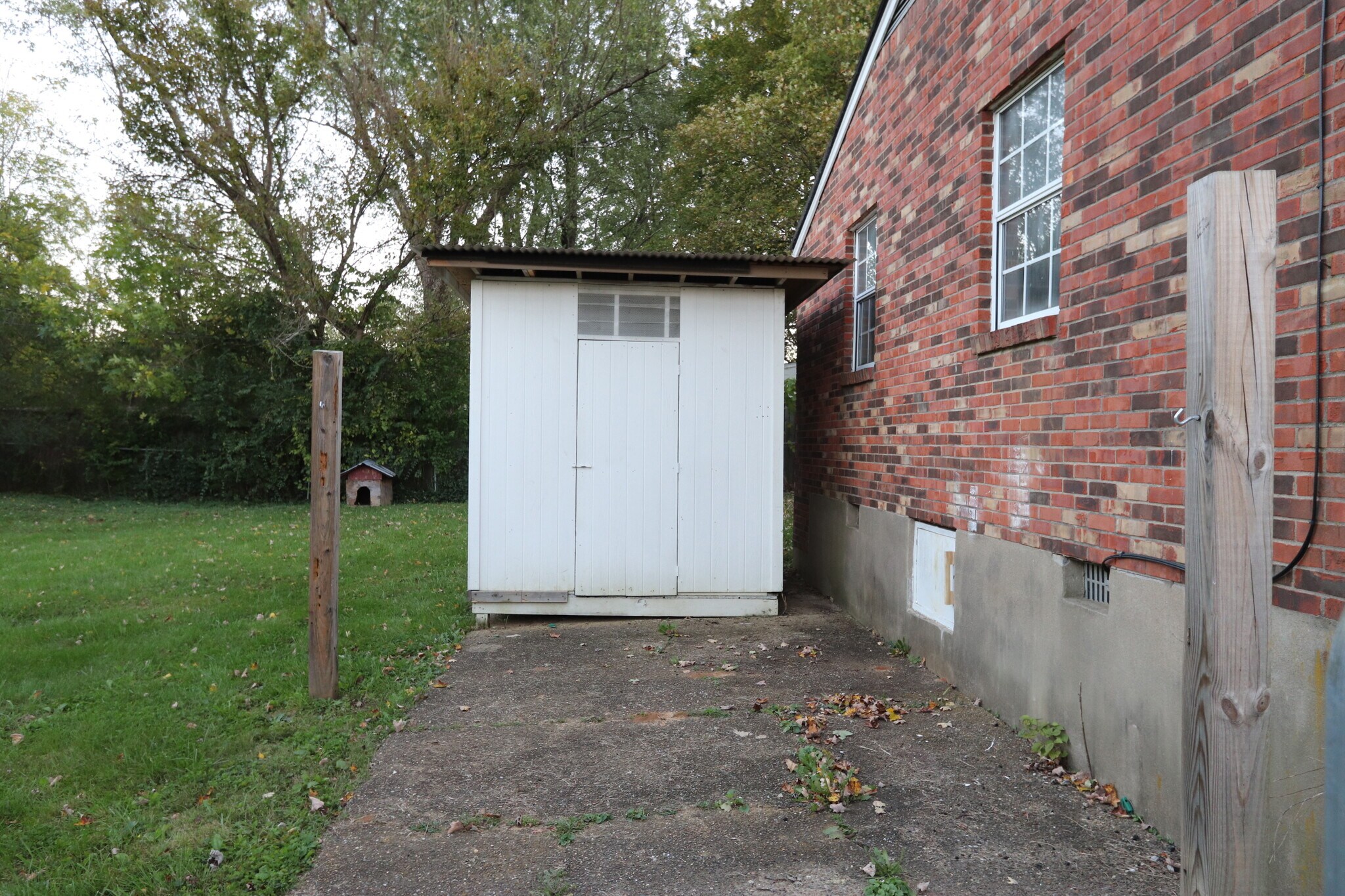 Building Photo - 6810 Village Green Blvd