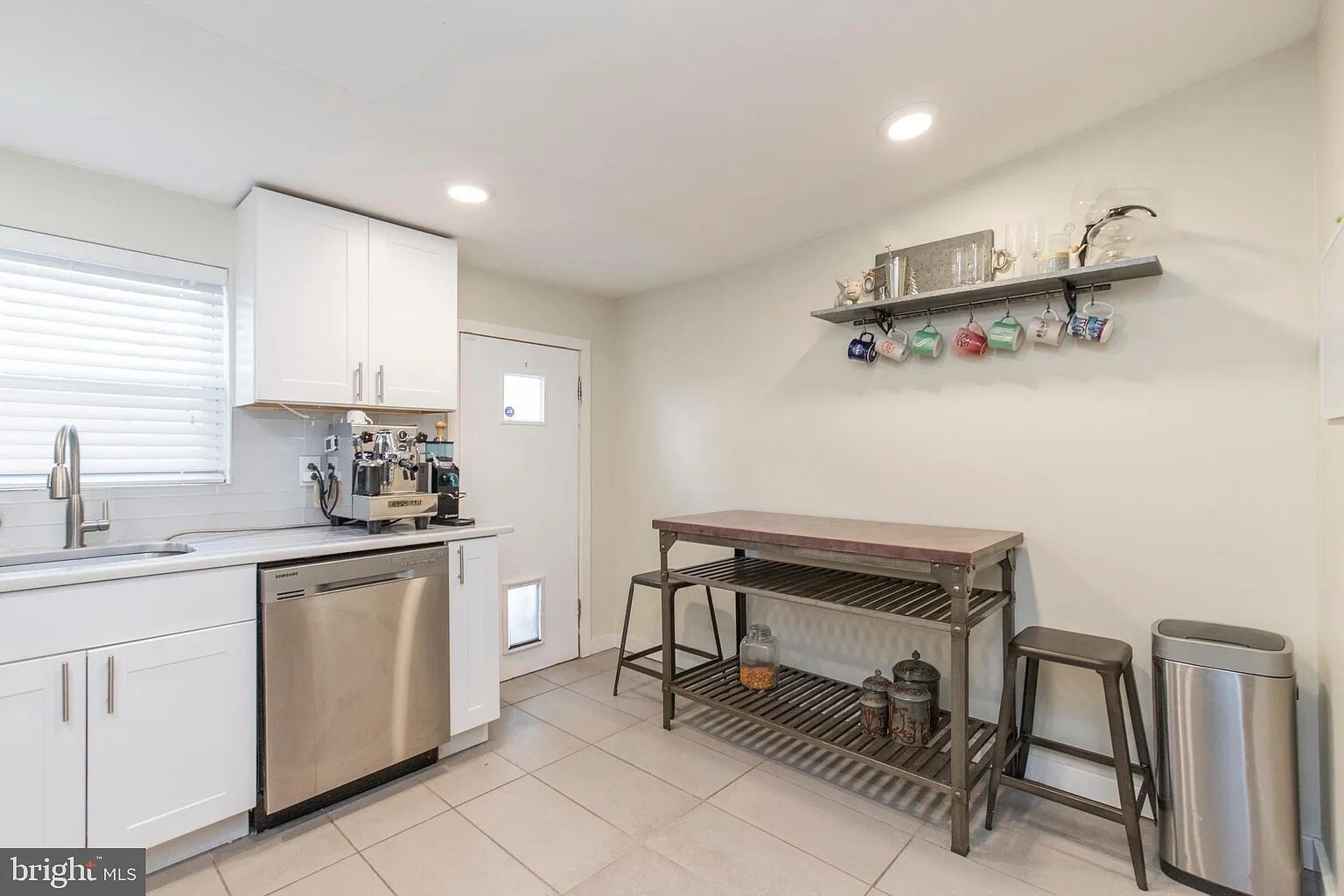 Building Photo - 1808 S Chadwick St