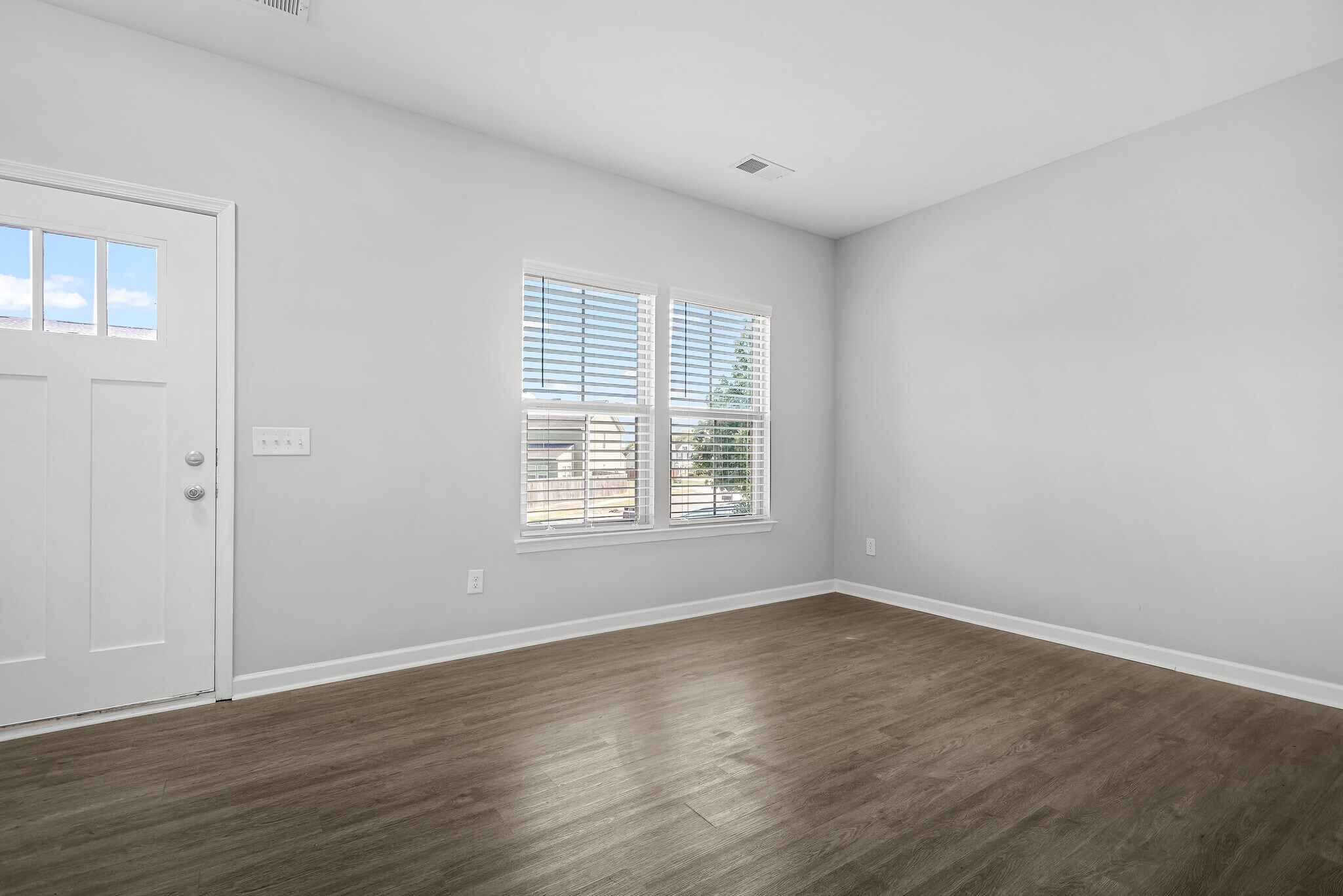 Building Photo - 428 Heroit Dr