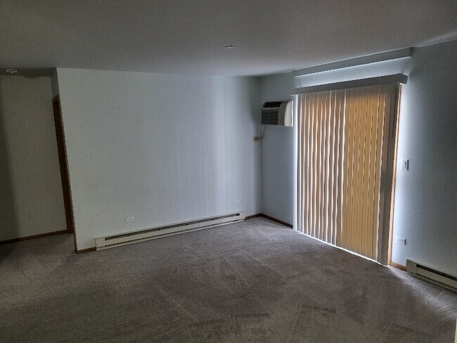 Building Photo - 1371 Cunat Ct