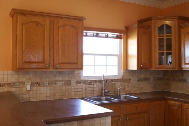 Building Photo - 2908 Northaven Dr