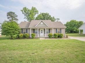 Building Photo - 3 Bedroom 2 Bath in Ardmore City!