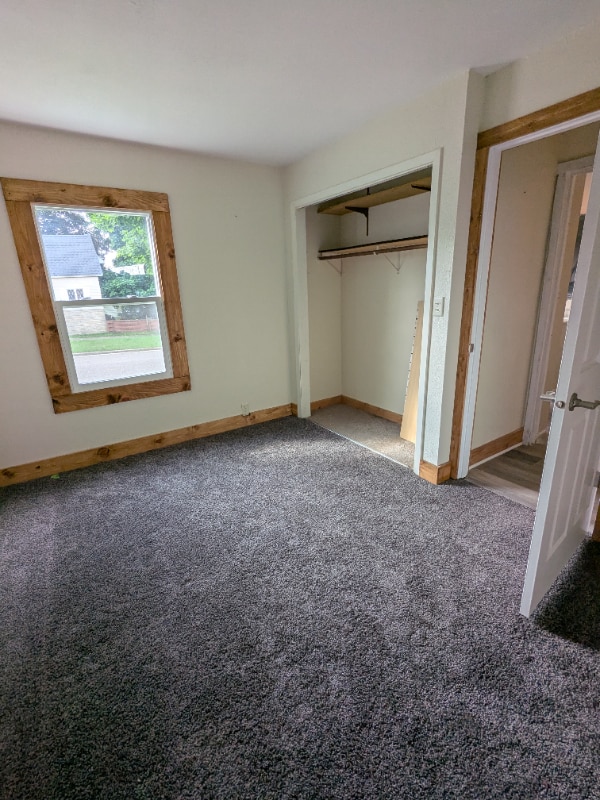 Building Photo - 104 N Rural St