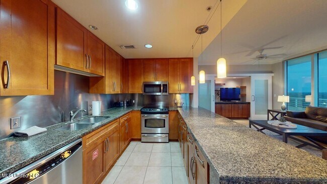 Building Photo - 2060 Beach Blvd