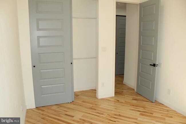 Building Photo - 3017 Ridge Ave