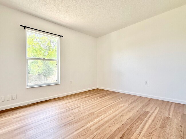 Building Photo - The perfect haven - 4Bedrooms / 2.5Bath family home at Orlando!