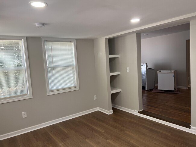 Building Photo - 230 Habersham Dr