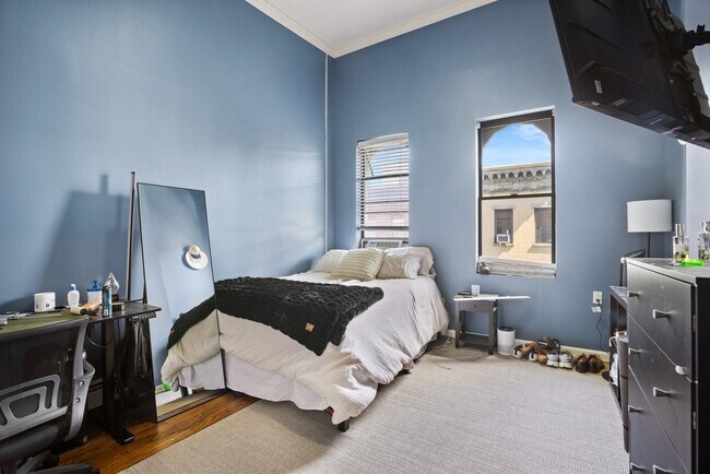 Building Photo - 263 1st St