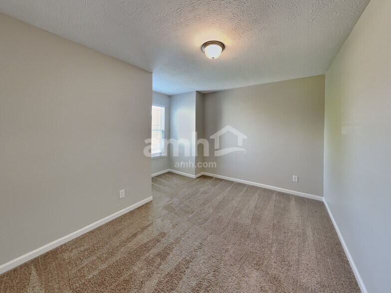 Building Photo - 1183 Fiesta Dr