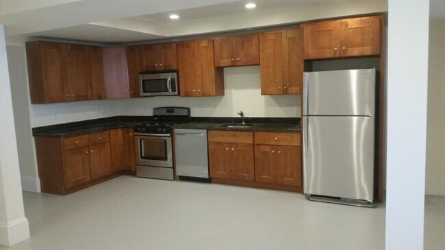 Building Photo - 29 Commonwealth Terrace