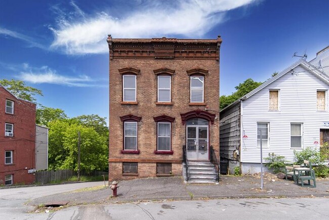 Building Photo - 66 13th St