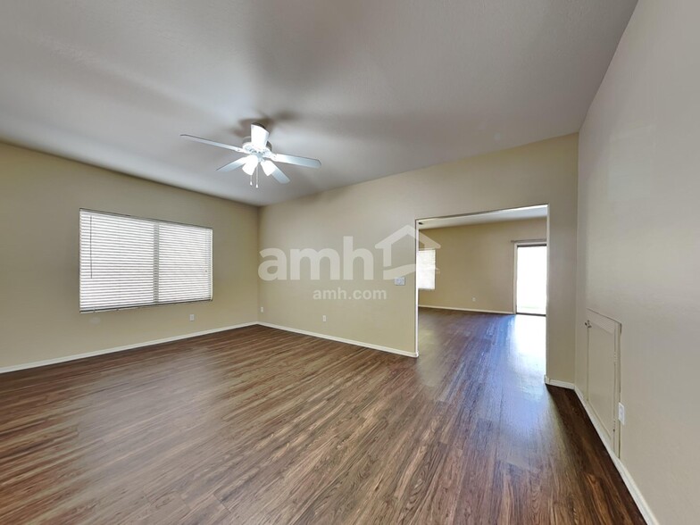 Building Photo - 33055 N Madison Way Dr