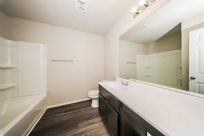 Building Photo - 5211 Mac Rd