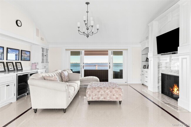 Building Photo - 17 Ludlow Ln