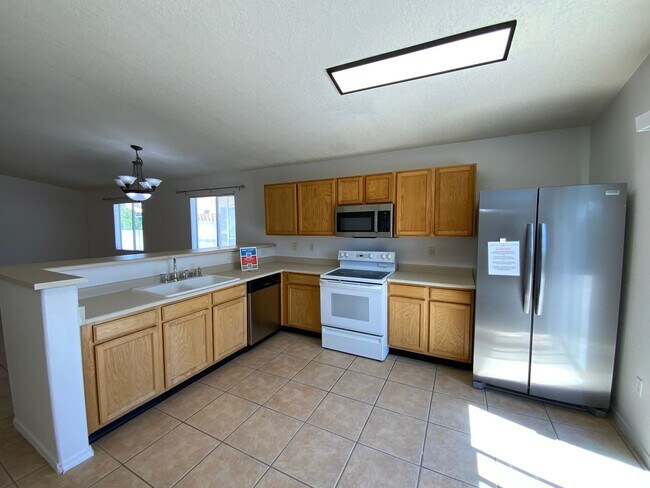 Building Photo - 4 Bedroom Single Story Home Available Near...