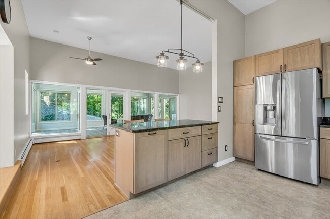 Building Photo - 606 Springs Rd