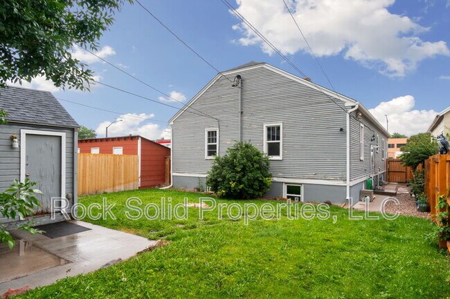 Building Photo - 316 E 20th St