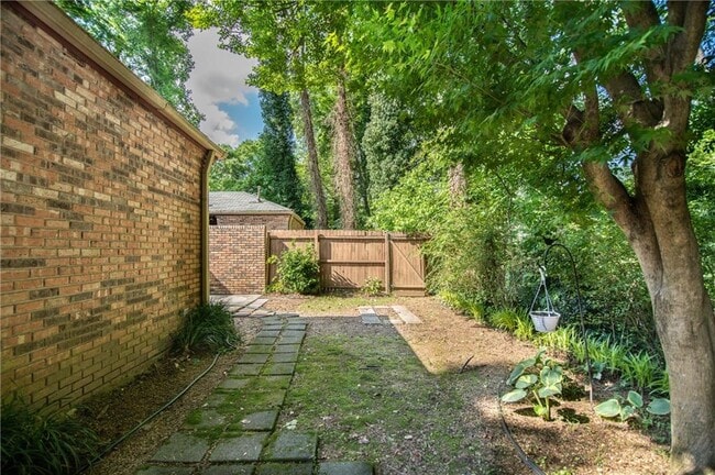 Building Photo - 3761 Ashford Dunwoody Rd NE