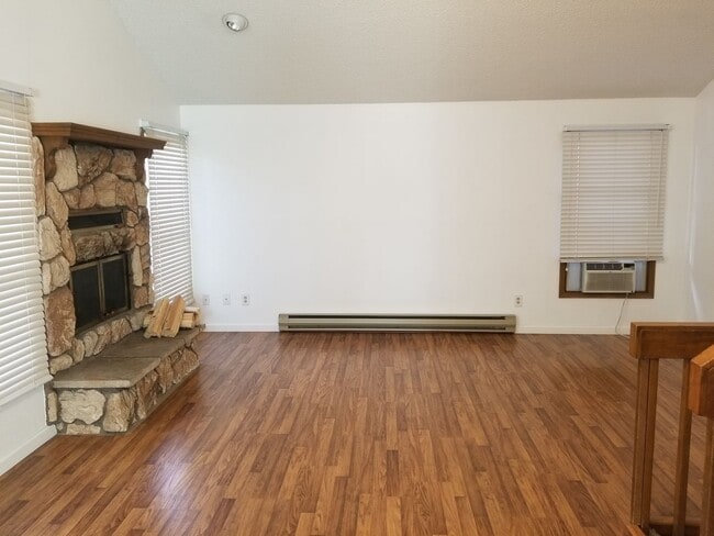 Building Photo - 2836 Troxell Ave