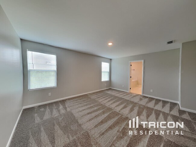 Building Photo - 176 Millbrook Dr