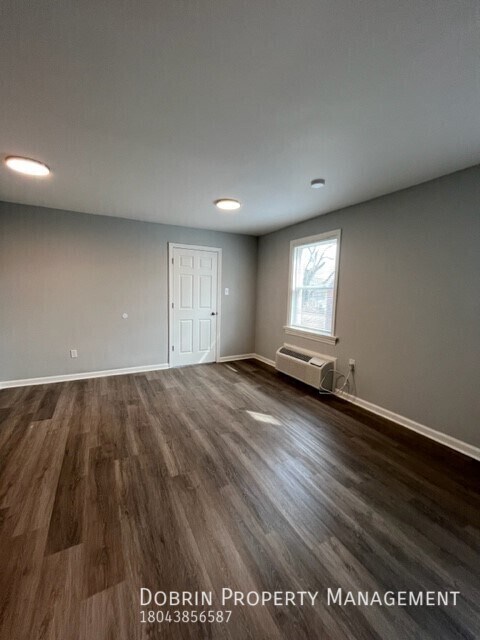 Building Photo - 1721 Blair St