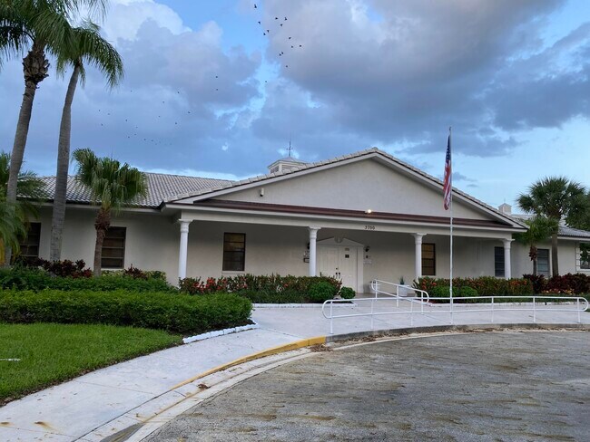 Building Photo - 3626 Whitehall Dr