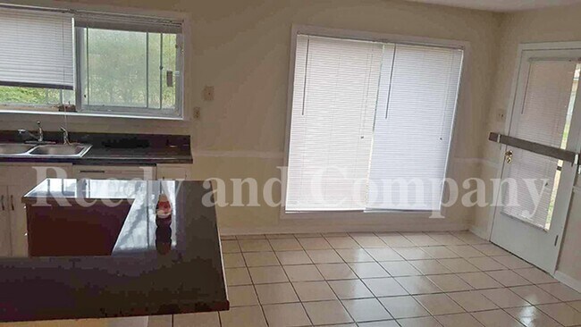 Building Photo - 2864 Randy Cove