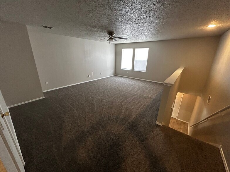 Building Photo - 8720 Hunters Creek Dr