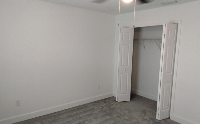 Building Photo - 16171 SW 44th Cir