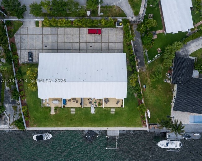 Building Photo - 8041 NE Bayshore Ct