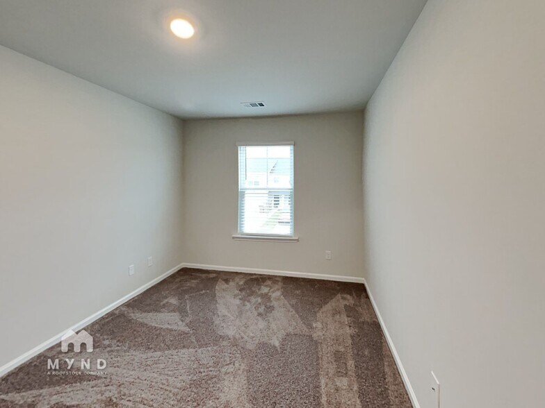 Building Photo - 34 Brown Thrasher Ct