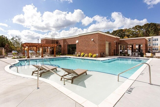 Building Photo - 300 Prominence Point Pkwy